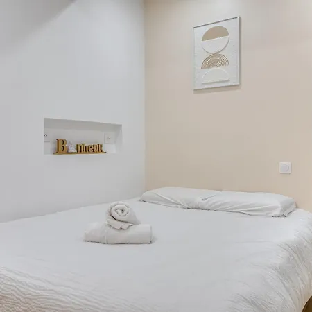 Le Aurelie F2 Avec Baignoire Balneo ! Apartment