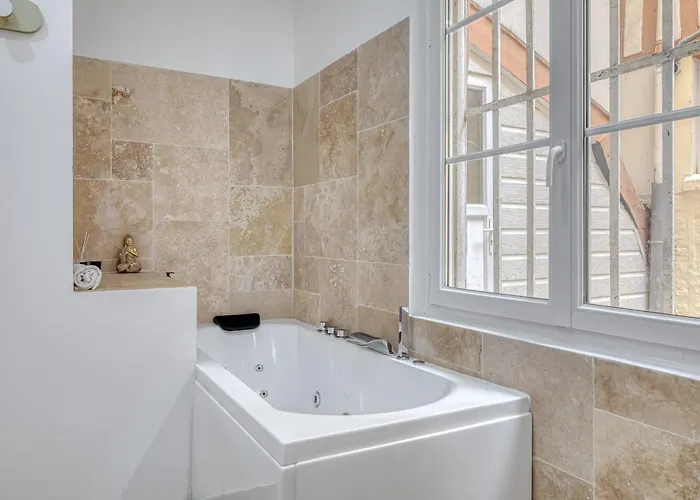 Le Aurelie F2 Avec Baignoire Balneo !